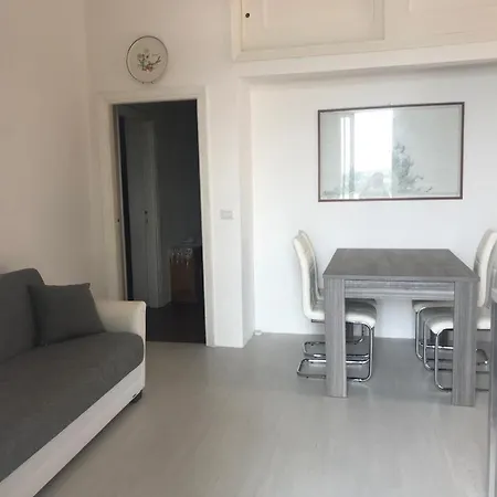 Βίλα Iride Trinità dʼAgultu